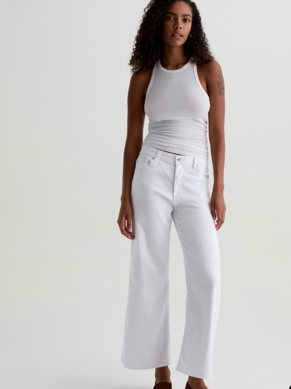 AG- size 26 Saige wide leg cropped, mid-rise jeans for women.